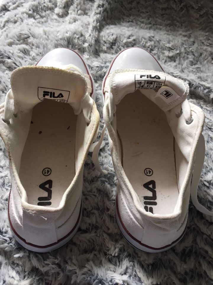 Schöne Sneakers von Fila beige Größe 41 in Marxheim