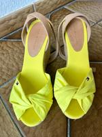 Tommy Hilfiger Keilsandalen NEU gelb Gr. 38 Baden-Württemberg - Sachsenheim Vorschau