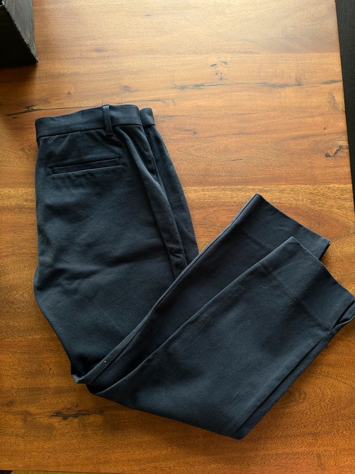 GAP skinny crop Stoffhose marineblau neu Gr. 8, 38/40 in München