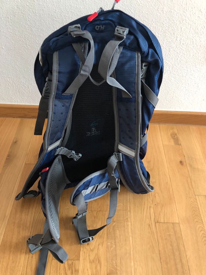 Rucksack Blau/Rot in Neuendettelsau