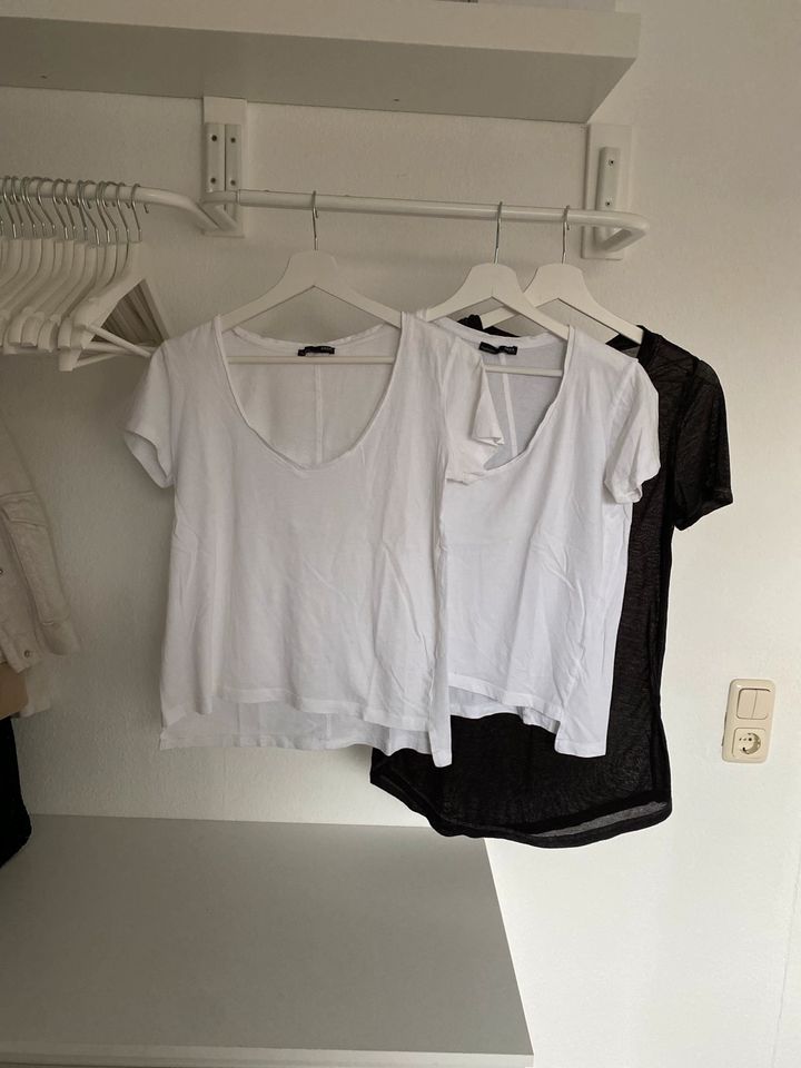 Damen T’Shirt Tops Only Shirts Top Oberteile Gr.S/M in Rietberg