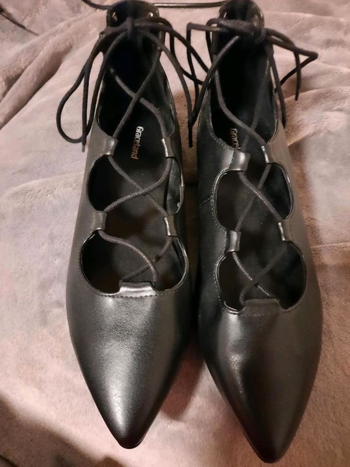 NEUE  SCHÖNE  BALLERINAS    GR.38 in Püttlingen