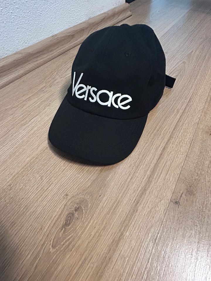 Versace Baseballkappe mit Logo in Reckendorf