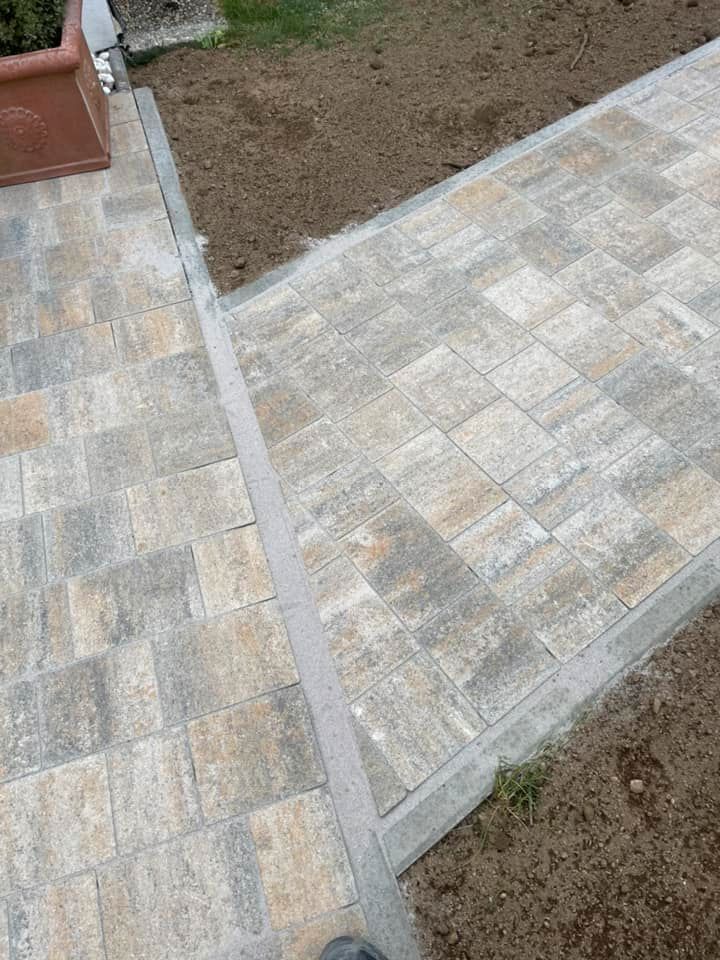 Bagger Gartenbau Pflasterarbeiten Pflastern Terrasse Bau Garten in