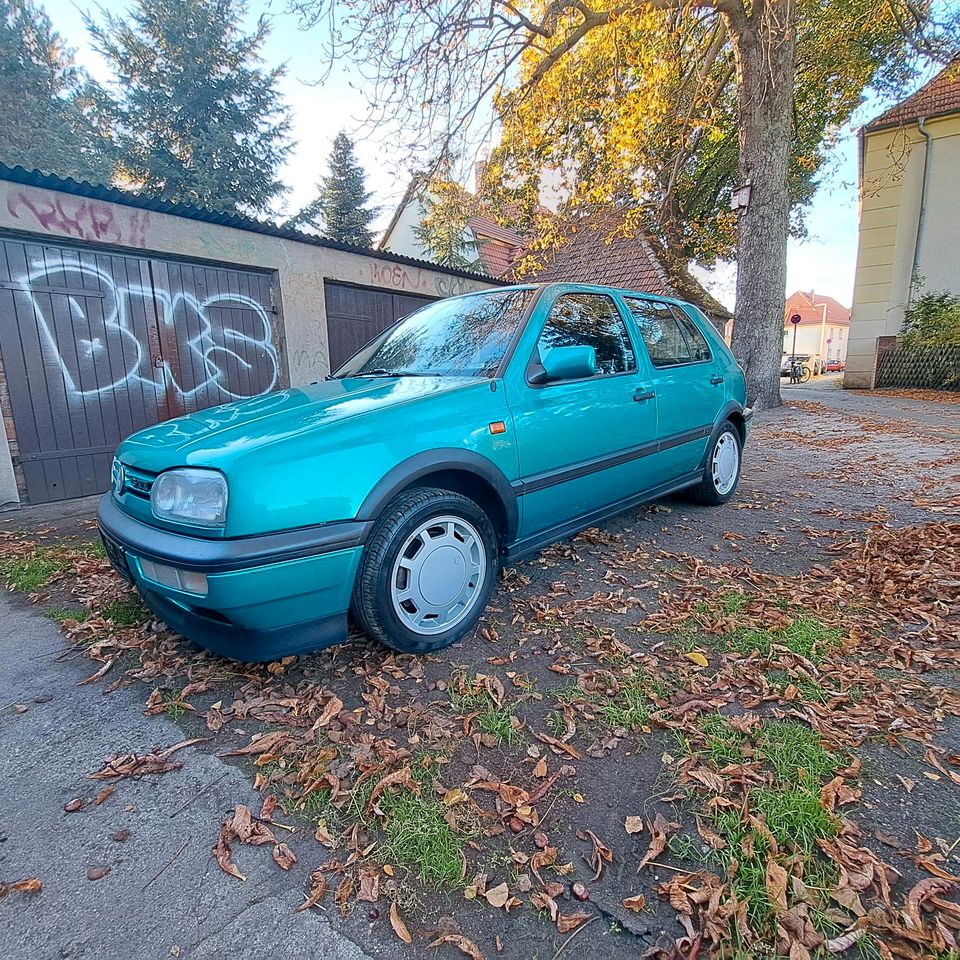 VW Golf3 GTI 2,0 Oldtimergutachten Opas PKW in Berlin