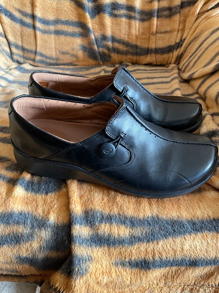 Clarks echt Leder 40 schwarz in Sagard