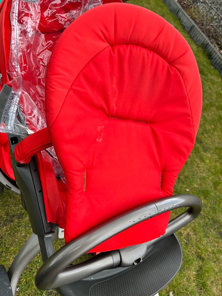 Stokke Xplory Kinderwagen mit viel Zubehör in Garbsen