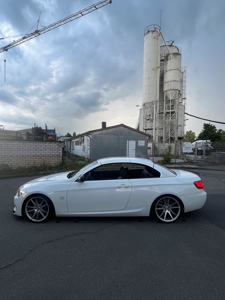 BMW E93 335is Cabrio in Troisdorf