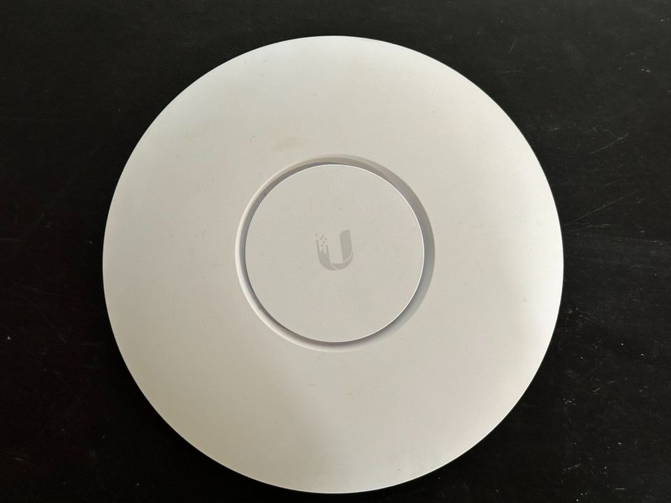 Ubiquiti UniFi AP-AC PRO Access Point (2 Verfügbar) in Durach