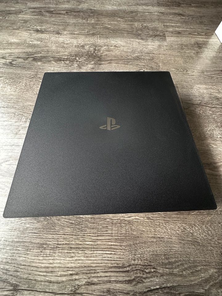 Sony PS4 pro 1Tb inkl. 1 Controller in Bergheim