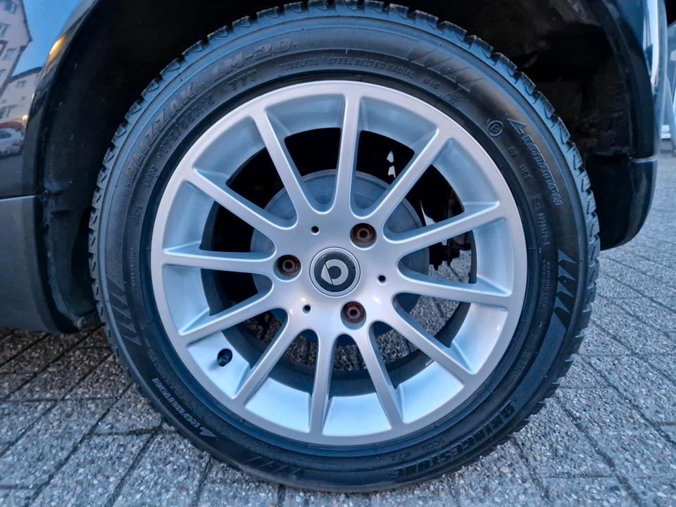 smart forTwo AUTOMATIK,KLIMA,PANORAMA,GARANTEI INSP+TÜV NEU in Essen