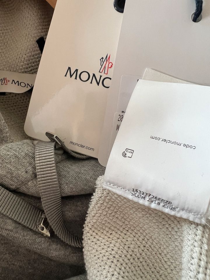 Moncler Damen Pullover Gr. L grau Pulli Oberteil Kapuzenpullover in München