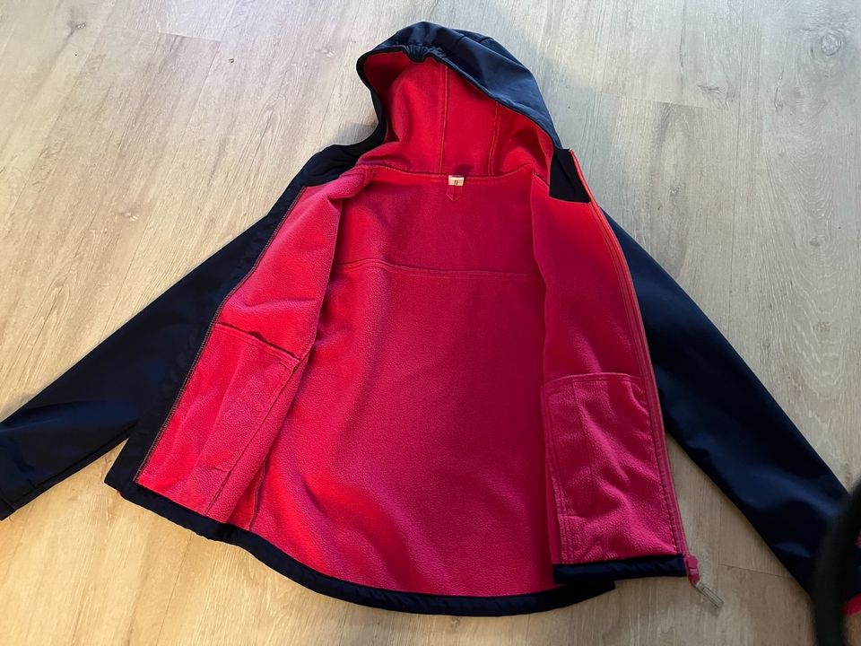 Ernstings Softshell Jacke Gr 146 in Wuppertal