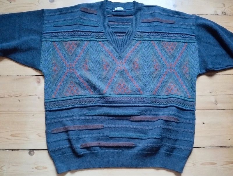 Vintage Wollpulli Wollpullover Pulli Pullover V-Ausschnitt 90er in Berlin