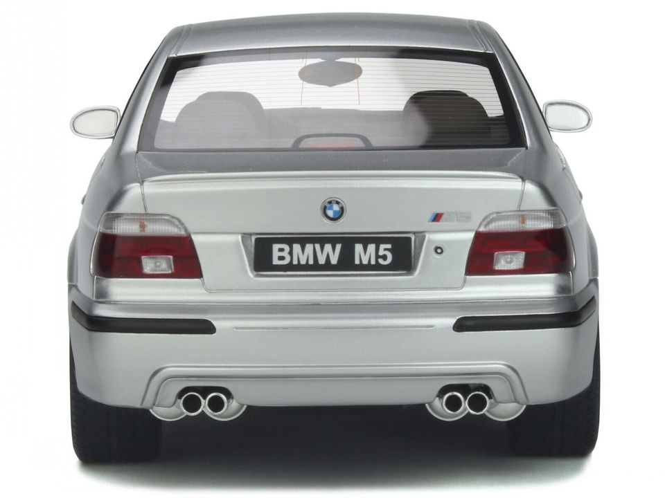 BMW M5 E39 2002 titanium silver titansilber met. in Langenfeld