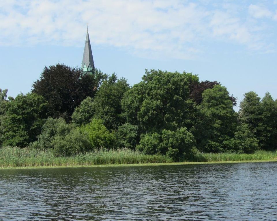 4 Tage Urlaub auf dem Hausboot / Floß – führerscheinfrei in Potsdam