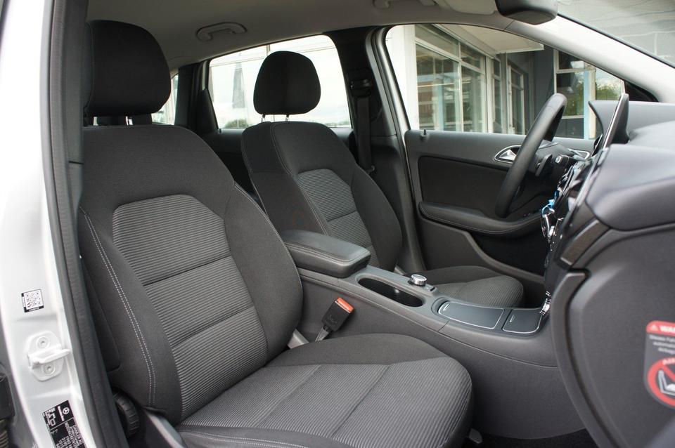 Mercedes-Benz B 180 7G-DCT Sports Tourer *LED*PDC*SHZ*KLIMA* in Dresden