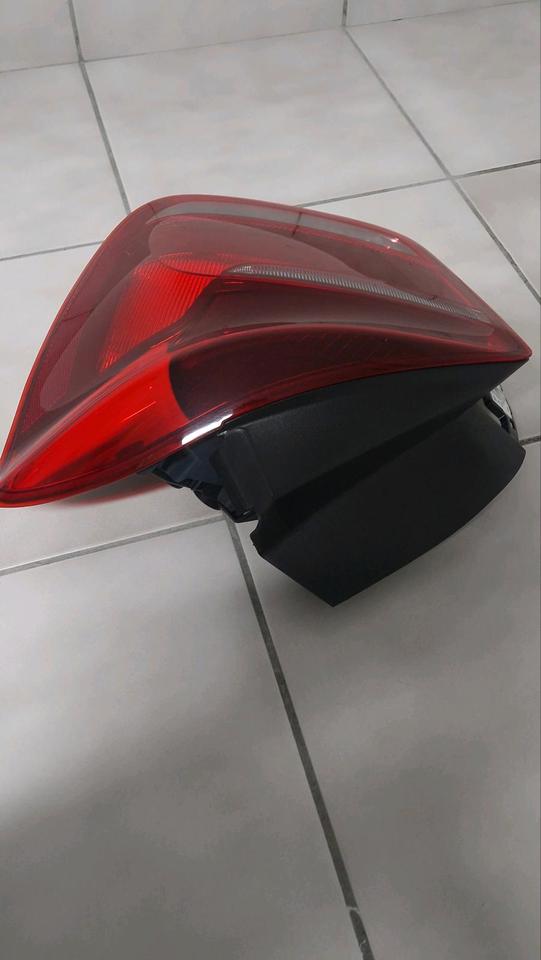 BMW 1er F20 F21 VFL Halogen Heckleuchte Rechts 63217270096 in Aachen