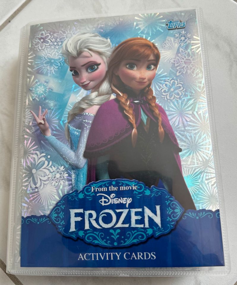 Disney Frozen Sammelkarten topps Album in Wiesbaden