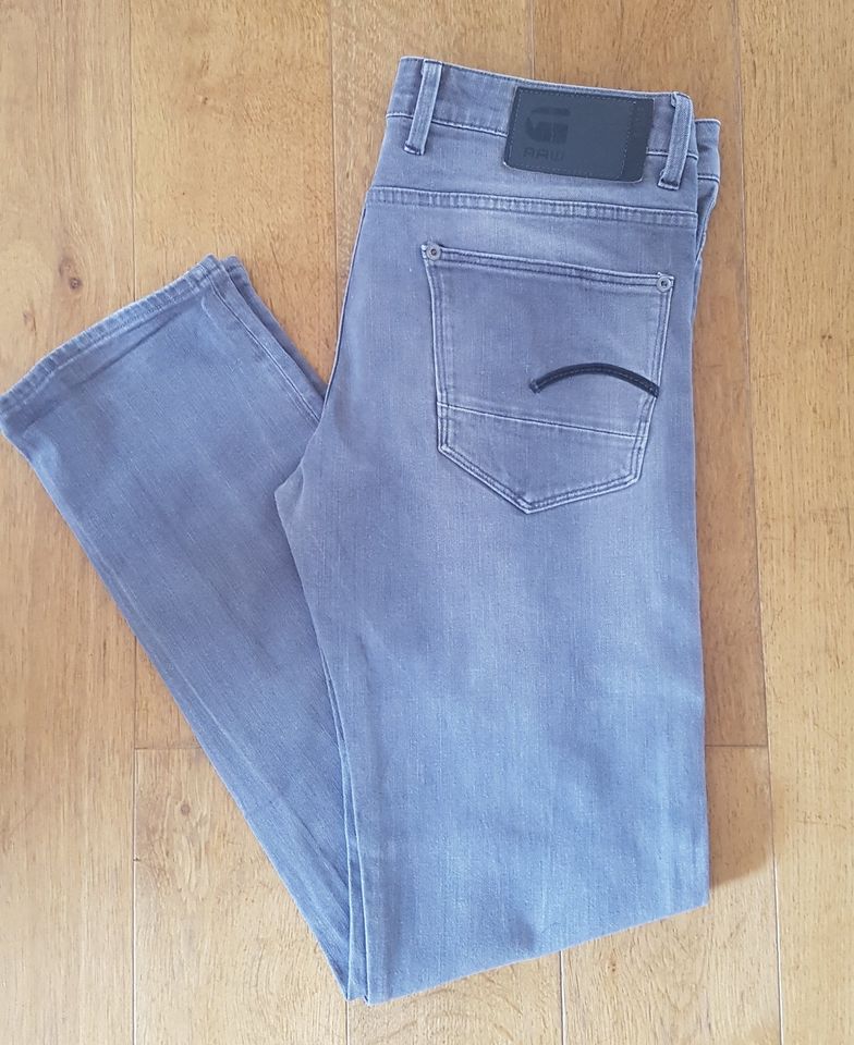 G-Star RAW Herren Jeans Revend Straight Grau W31 / L 34 in Bonn