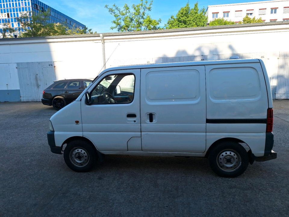 Suzuki Carry FD Transporter 1,3 liter in Berlin