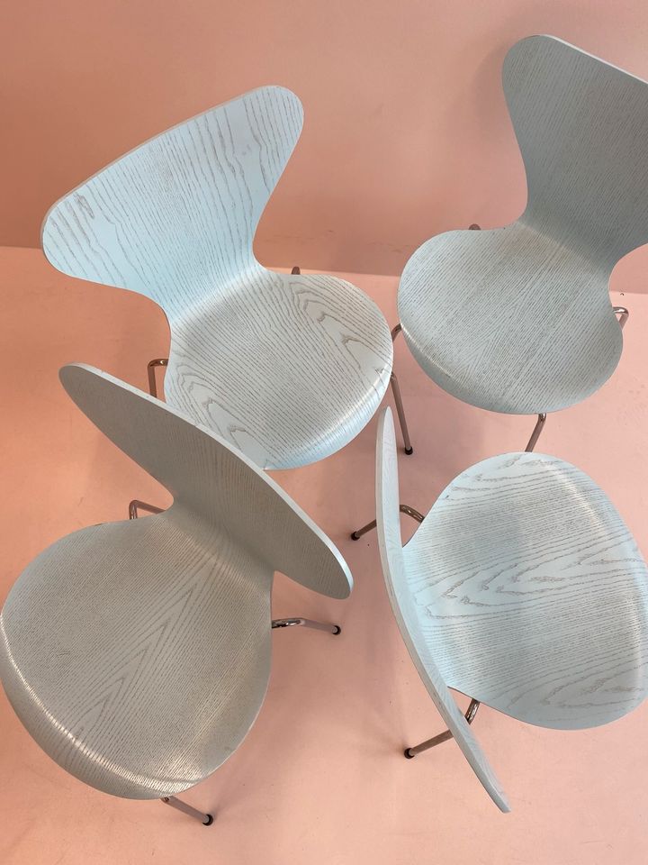 Fritz Hansen Serie 7 Iceblue Edition / Arne Jacobsen in München