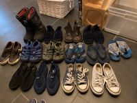 Sneaker Schuhe Jungs Gr.28 dunkelblau Crocs Converse Niedersachsen - Delmenhorst Vorschau