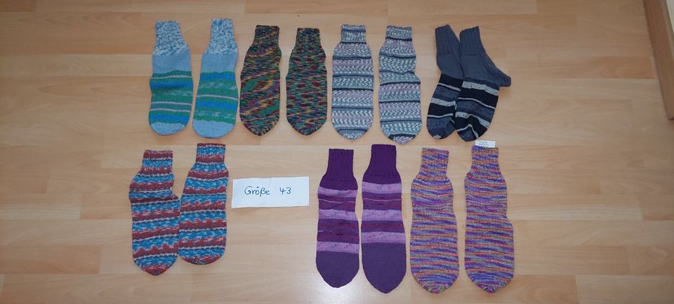 Neue warme Socken Strümpfe Kuschelsocken Gr. 43 Geschenk in Liebenwalde