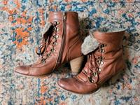 Stiefeletten Gr. 40 Winter Echtleder rotbraun kuschlig warm Leipzig - Probstheida Vorschau