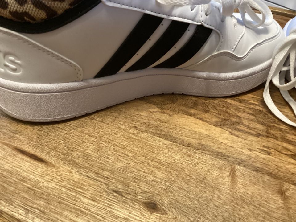 Adidas Sneaker Gr. 7 1/2 weiß in Solingen