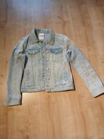 Jeansjacke Desigual Gr.36, mit Lochstickerei in Blumenmotiv, Neu Nordrhein-Westfalen - Eitorf Vorschau