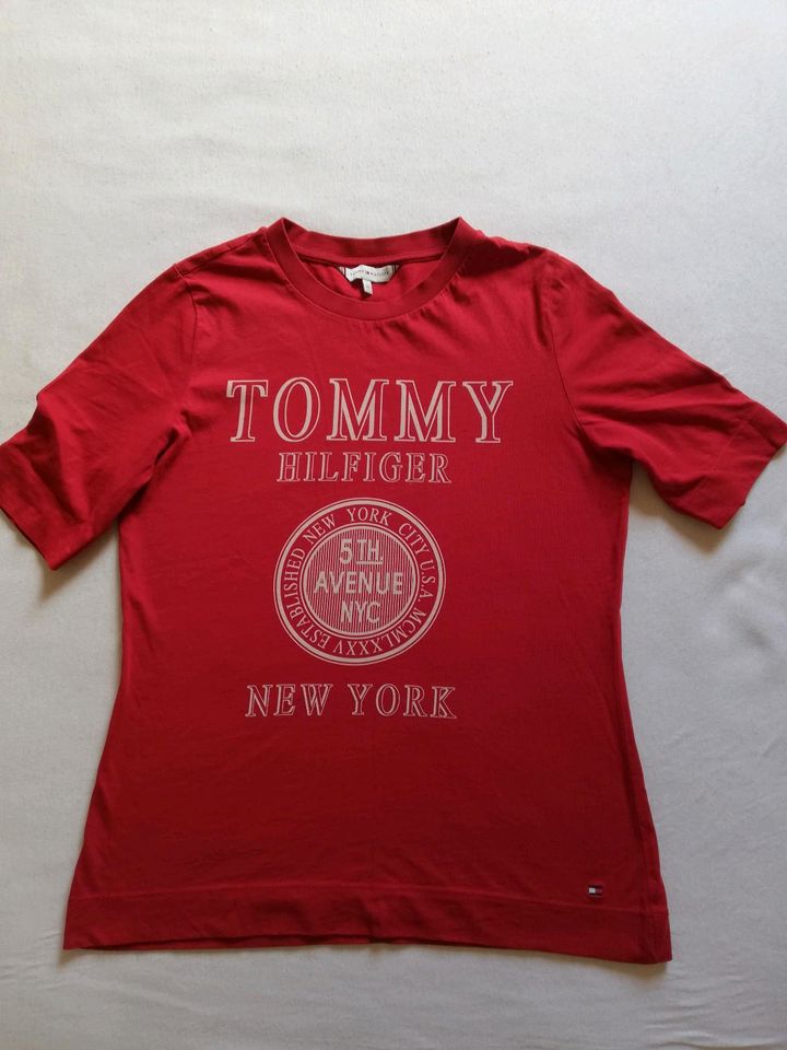 Tommy Hilfiger T Shirt Gr.XS rot in Köln