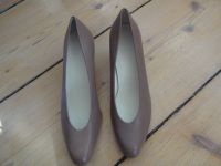 NEU Stuart Weitzman Pumps Glattleder beige Gr. 39,5 Bayern - Dietramszell Vorschau