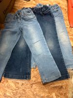 Jeans 104 mit Herzapplikation Berlin - Reinickendorf Vorschau