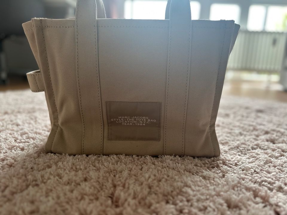 Marc Jacobs Tote Bag in Medium in Leipzig