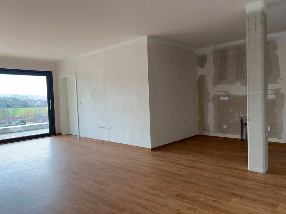 Neubau & Erstbezug / 3,5 Zimmer-Etagenwohnung mit Ausblick in Igersheim