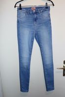 Only Skinny Jeans denim blau Gr. M / L 32 Damen Mädchen Frankfurt am Main - Eschersheim Vorschau