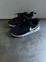 Nike Sneaker Turnschuhe Gr. 27,5 schwarz weiß Bayern - Dürrlauingen Vorschau