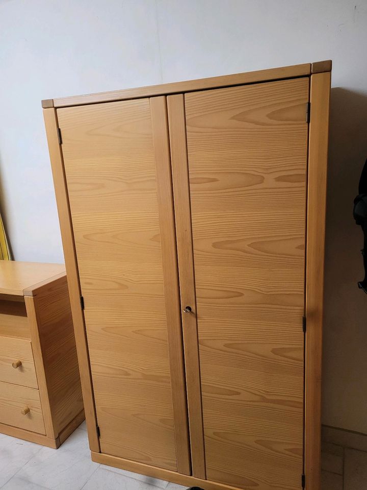 Hülsta Bonny Kindermöbel Schrank und Kommode in Augsburg