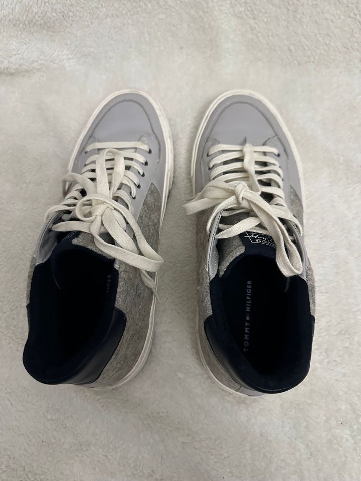 Tommy Hilfiger Herren Sneaker Gr 43 in Oberhausen