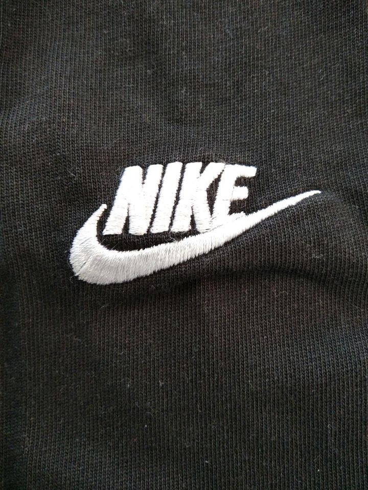 Short schwarz Nike Größe 128 in Neu Ulm