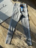 Adidas Trainingshose/ Leggings Gr. 34 in Grau Niedersachsen - Ilsede Vorschau