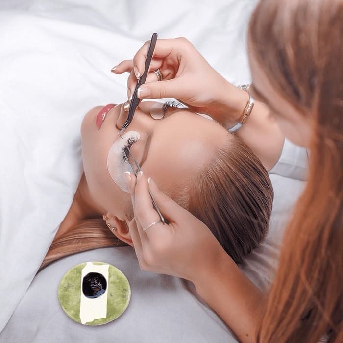 Jadestein & Micropore-Tape für die Wimpernverlängerung in Bremen