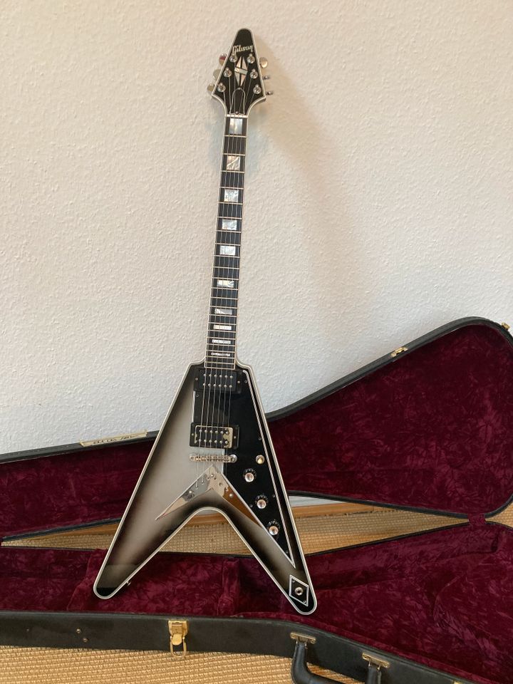 Gibson Flying V Custom Silverburst 2014 Bare Knuckle in Salzhausen