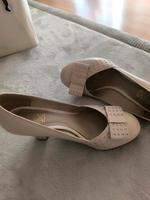 Clarks Schuhe gr 4,5=37,5 beige, woll weiß Nordrhein-Westfalen - Bad Driburg Vorschau