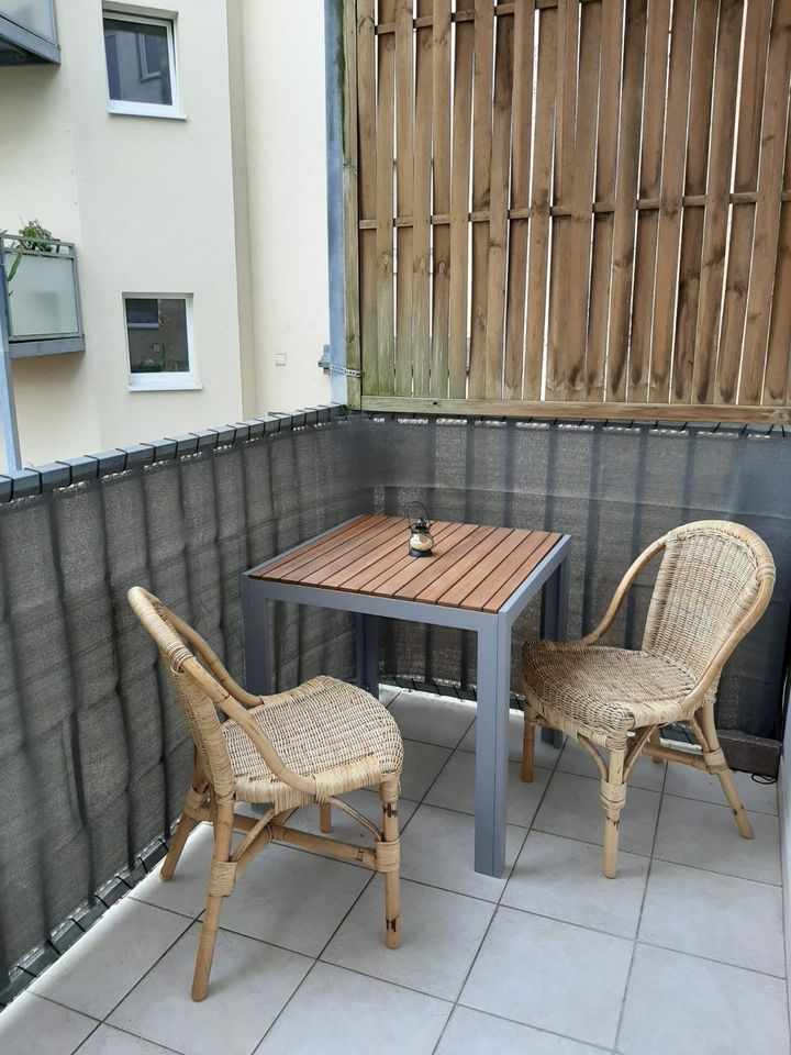 Balkongarnitur Gartenmöbel Set aus Tisch und zwei Stühlen in Gera