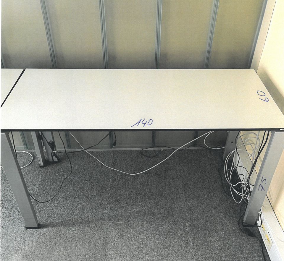 ️ Vario Schreibtisch mit Höhenverstellung ️ in München