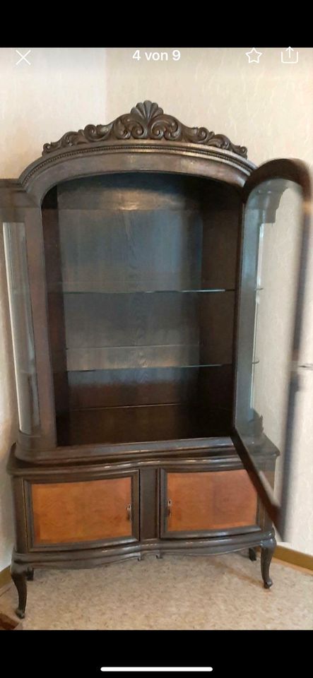 Chippendale Eckvitrine und passendes Sideboard/ Anrichte in Laatzen