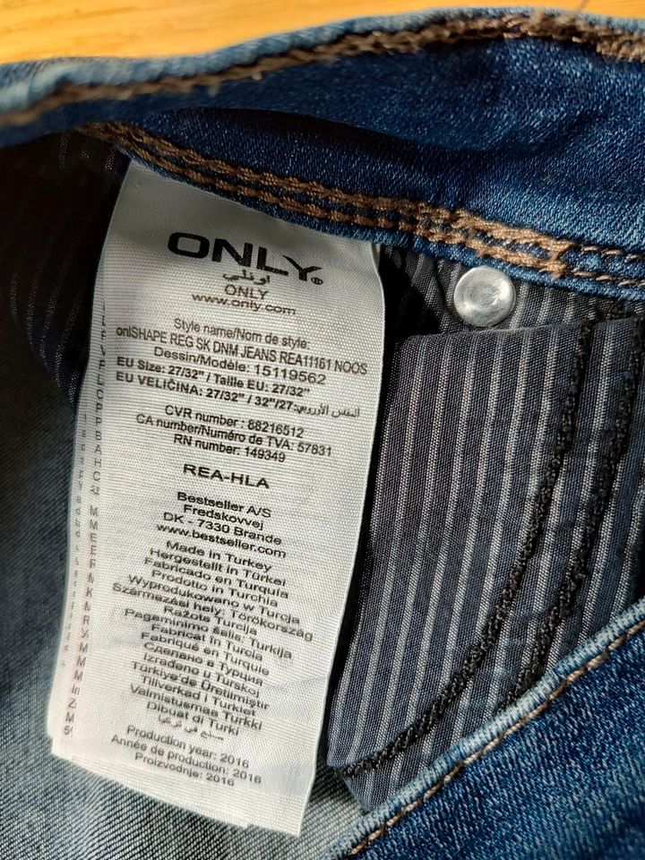 Only Jeans REA-HLA  Größe 27/32 in Reute