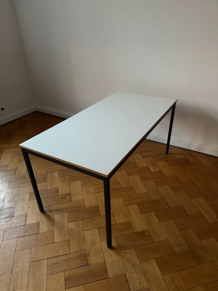 Schreibtisch / Designer Schreibtisch / Tisch in Berlin